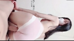 [MP4/816MB]粉色情人情趣兔女郎娴熟吃鸡这么美的白虎穴当然要慢玩呀