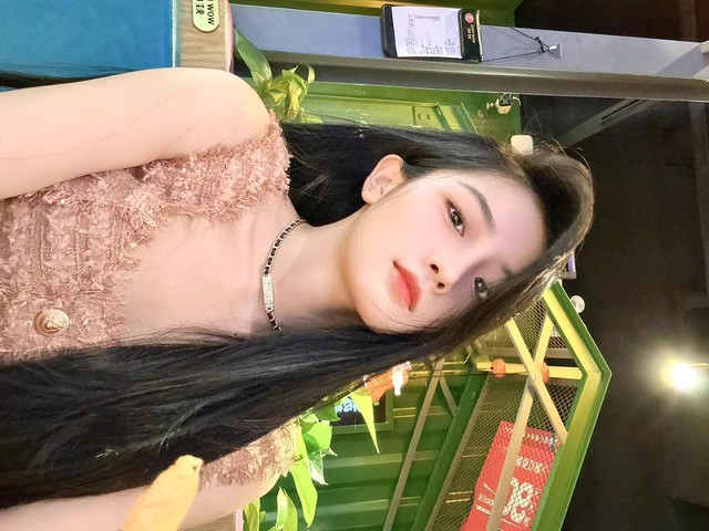 [MP4/15MB]极品泄密清纯美女大学生给男友自慰看 高颜值 笑起来很甜美